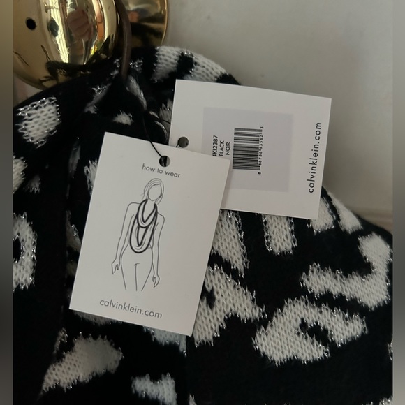 NWT Calvin Klein Infiniti loop scarf - Picture 2 of 3
